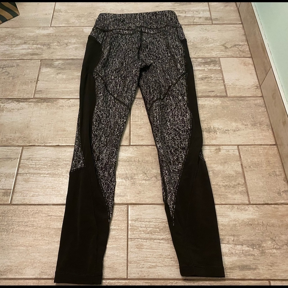 Lululemon fit physique tights size 8 euc